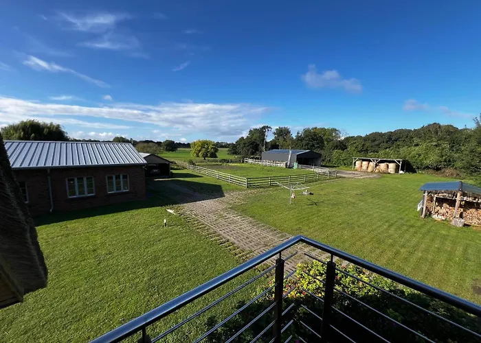 Hofblick Gut Gustrowerhöfen Ferienhaus Altefähr